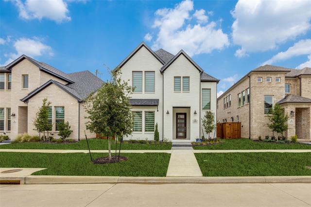 View of front of home featuring a front lawn